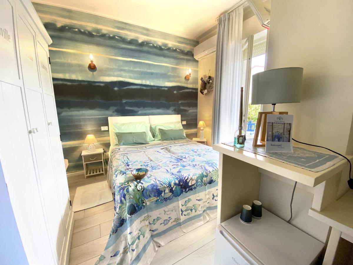B&B Due Passi Dal Mare Cinquale Εξωτερικό φωτογραφία