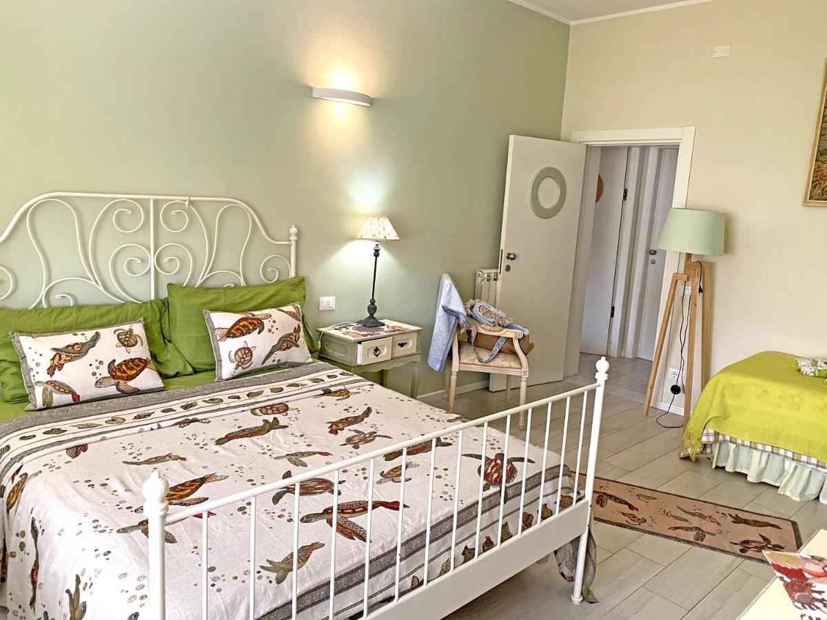 B&B Due Passi Dal Mare Cinquale Εξωτερικό φωτογραφία