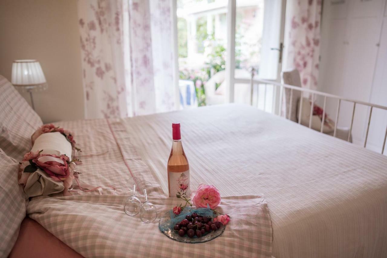 B&B Due Passi Dal Mare Cinquale Εξωτερικό φωτογραφία
